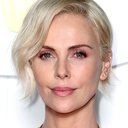 Charlize Theron als Gilda Bessé