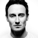 Josh Stewart als CASE (voice)