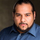 Vas Sanchez als George