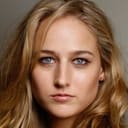 Leelee Sobieski als Jennifer