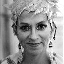 Francine Poitras als La Belle