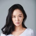 Heo Yoo-ri als Korean market owner's wife