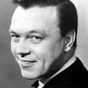 Matt Monro als Bates