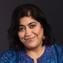 Gurinder Chadha als Reporter #1