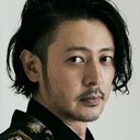 オダギリジョー als Ryo 'Blues' Aoshima