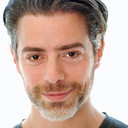 Rick D. Wasserman als Larry