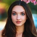Angelina David als Student