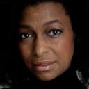 Sandra James-Young als Medium