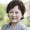 Kim Yong-rim als Mother-in-law