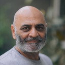 Anil Bajaj als Nervous Man