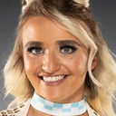 Xia-Louise Brooks als Xia Brookside