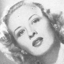 Kay Buckley als Janet Clayton