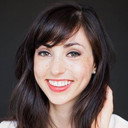 Sara-Sue Vallée als Sara