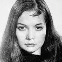 Nancy Kwan als Gussie Yang
