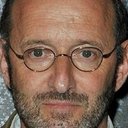 Gilles Gaston-Dreyfus als Station Master
