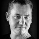 Nathan Robinson als Lab Tech