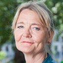 Ann Petrén als Måna Klagshamn