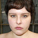 Stella Tompkins als Stella