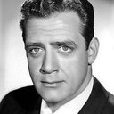 Raymond Burr als MacDonald