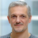 Richard Trsťan als Steward