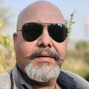 Vijay Deuja als 