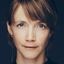 Anna Bro, Story