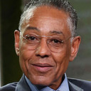 Giancarlo Esposito als Lloyd