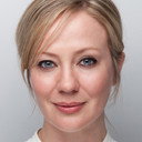 Antoinette Louw als Dixon's wife