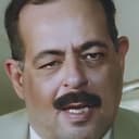 Othman Abdel Monem als Dr. Mustafa Abdel Rahman