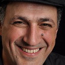 Golan Azulai als Rabbi Toledano