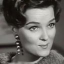 Betsy Jones-Moreland als Judge