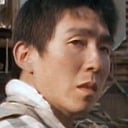 Bang-ho Cho als Man in Factory