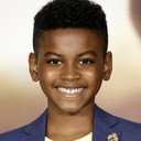 Peyton R. Perrine III als Darius
