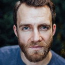 Michael Johnston als Harvey Collyer
