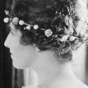 Dorothy West als Martha Bourne - the Banker's Older Daughter