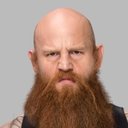 Joseph Ruud als Erick Rowan (Ringside)