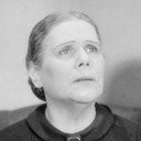 Emilia D'Oliveira als Efigénia