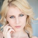 Alison MacInnis als Dana Mitchell