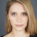 Ally Williams als Reporter 2