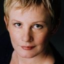 Elizabeth Saunders als Maureen