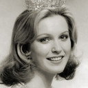 Dorothy Benham als Self