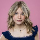 Ashlan Scheide als Self