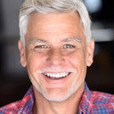 Jake Jacobson als Ted Knight (uncredited)