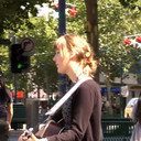 Laura als Guitar Girl