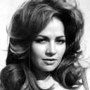 Isela Vega als Elita