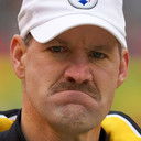 Bill Cowher als Gotham Rogues Coach (uncredited)