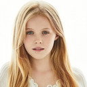 Alyla Browne als Verity