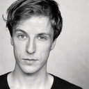 Oliver Gomm als Clint Holman
