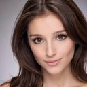 Evie Campbell als Donna