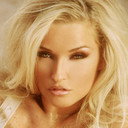 Chantal Vachon als Girl in Magazine